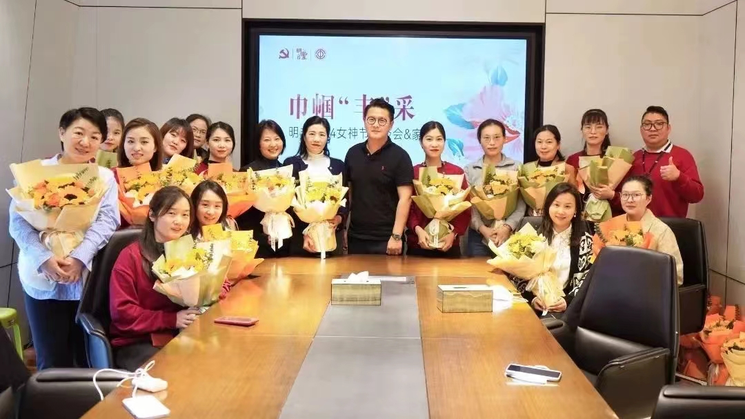 每一個年紀(jì)，都是恰到好處的你。